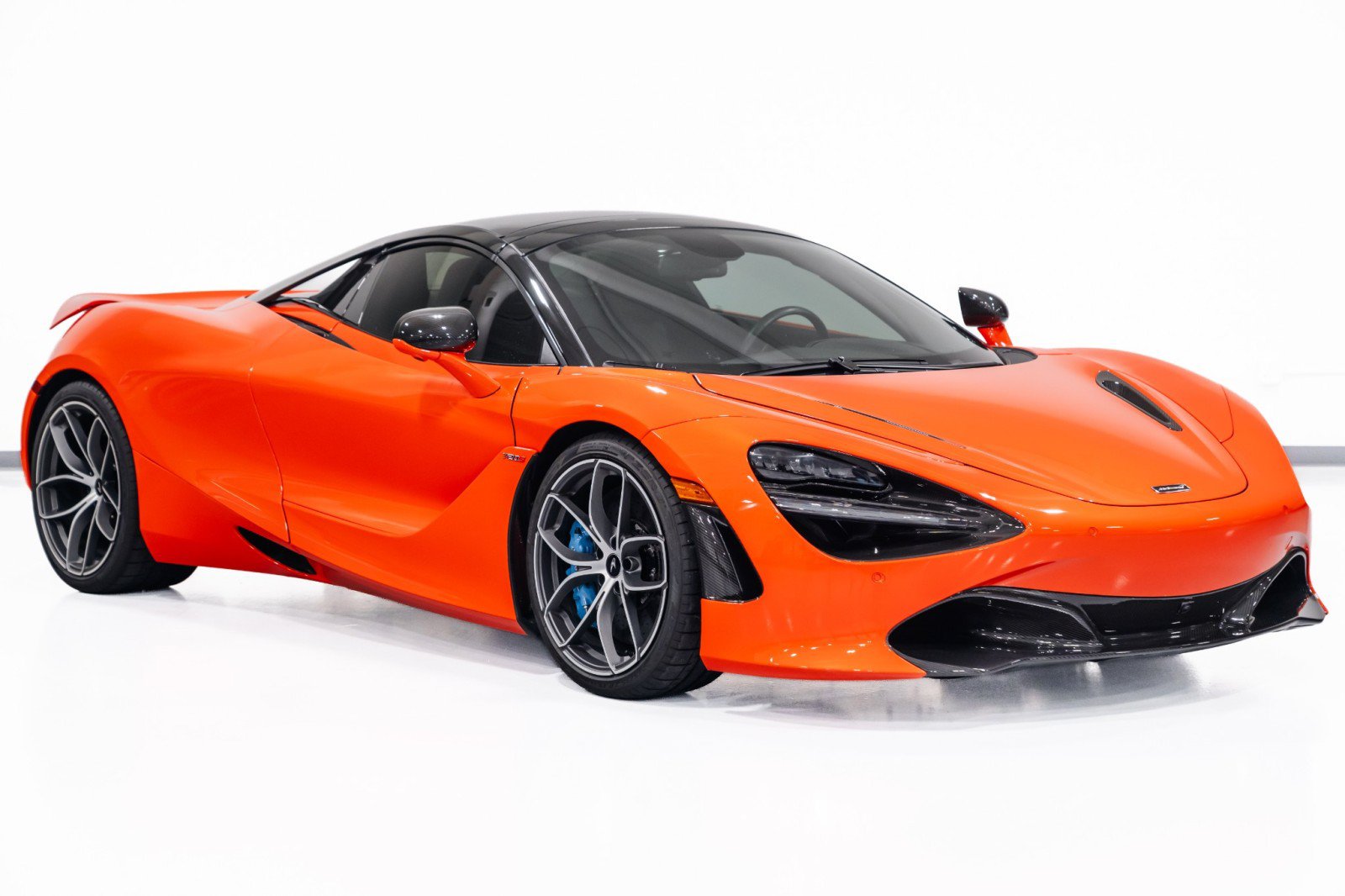 Used 2019 McLaren 720S Performance photo 2