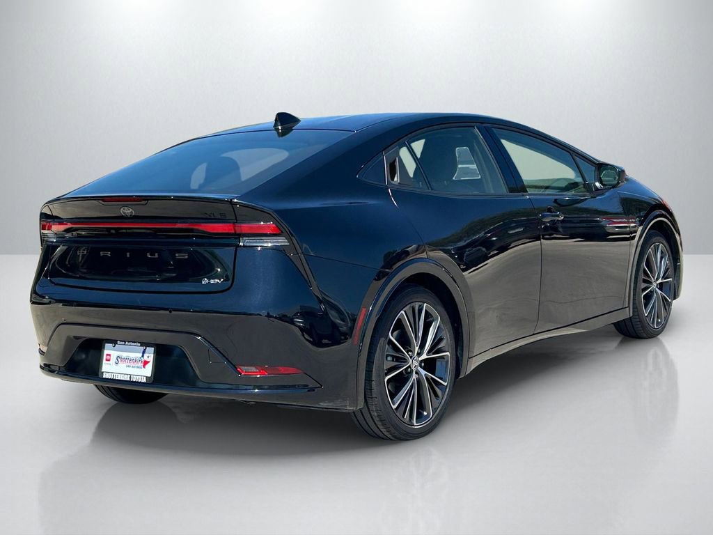 2025 Toyota Prius XLE