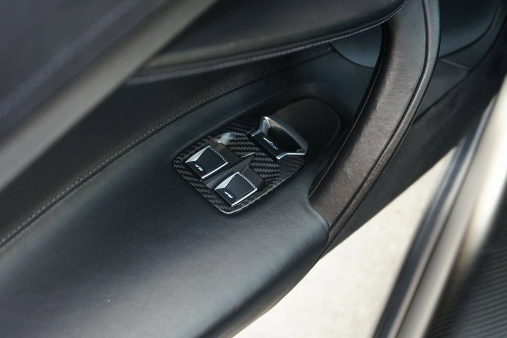 Used 2020 McLaren 720S Spider photo 30