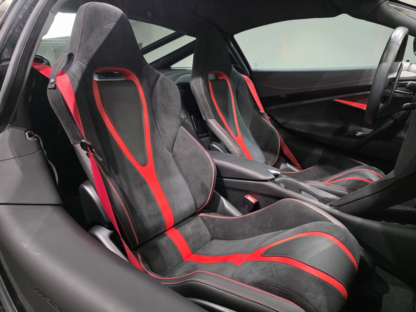 Used 2022 McLaren 720S Performance photo 18