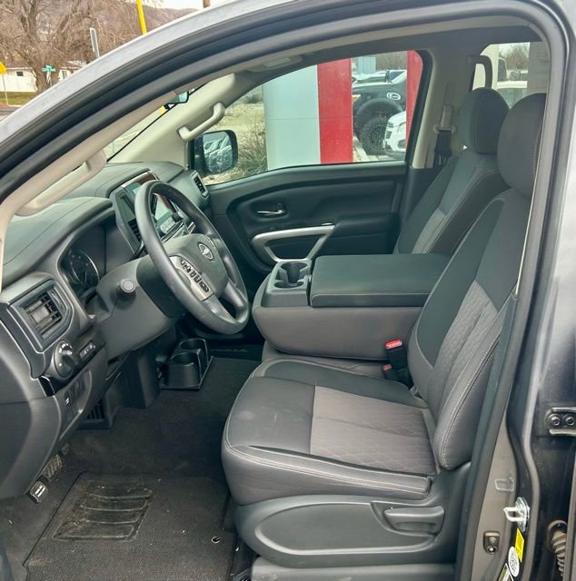 2024 Nissan Titan SV