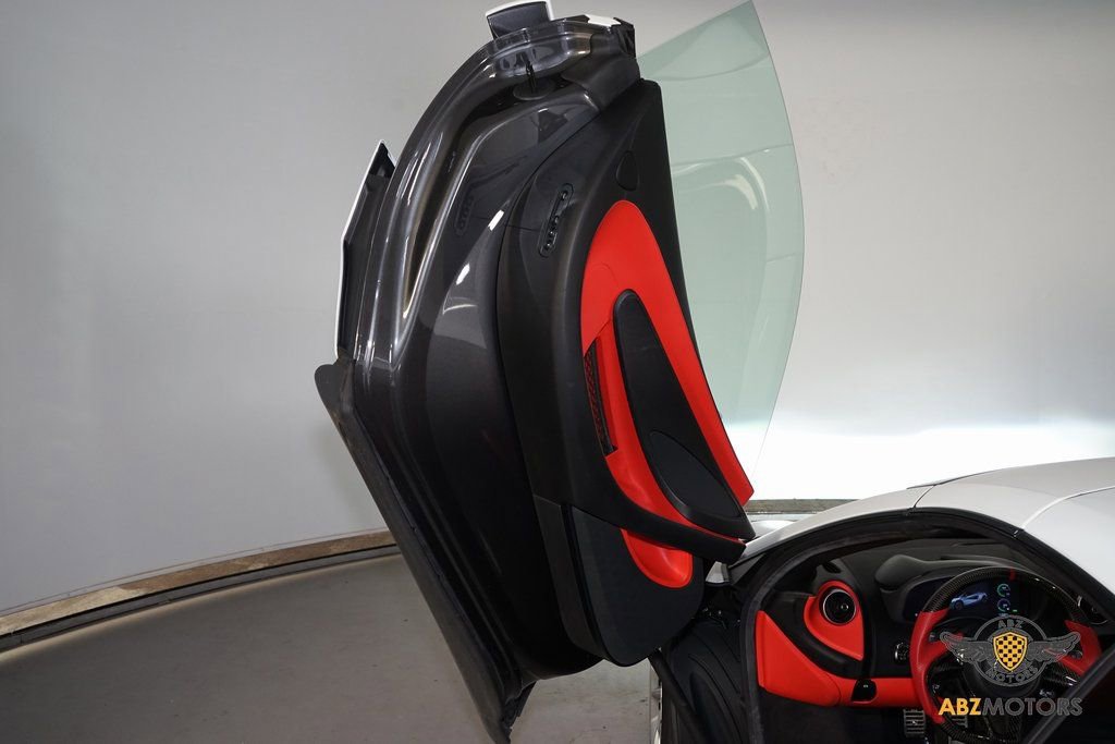 Used 2020 McLaren 600LT Spider photo 10