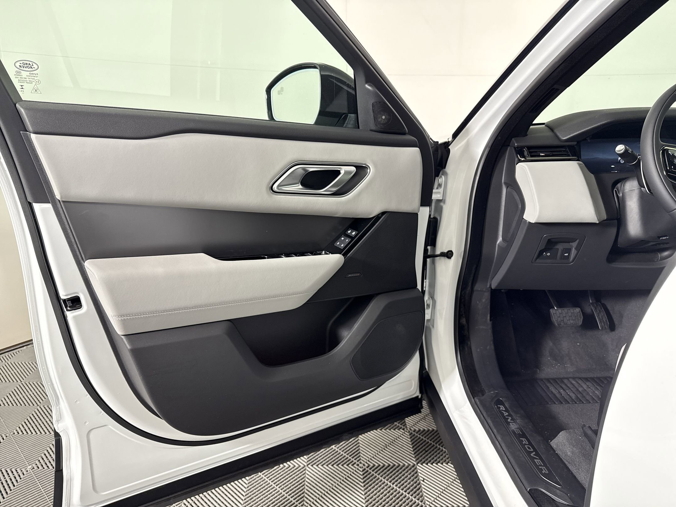 2026 Land Rover Range Rover Velar S