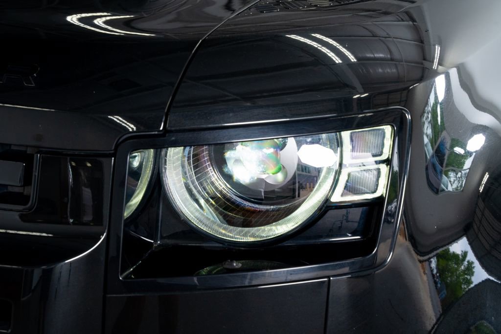 2025 Land Rover Defender 110 S