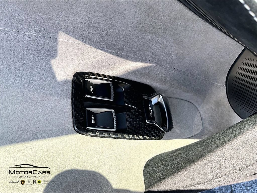 Used 2022 McLaren 765LT photo 25