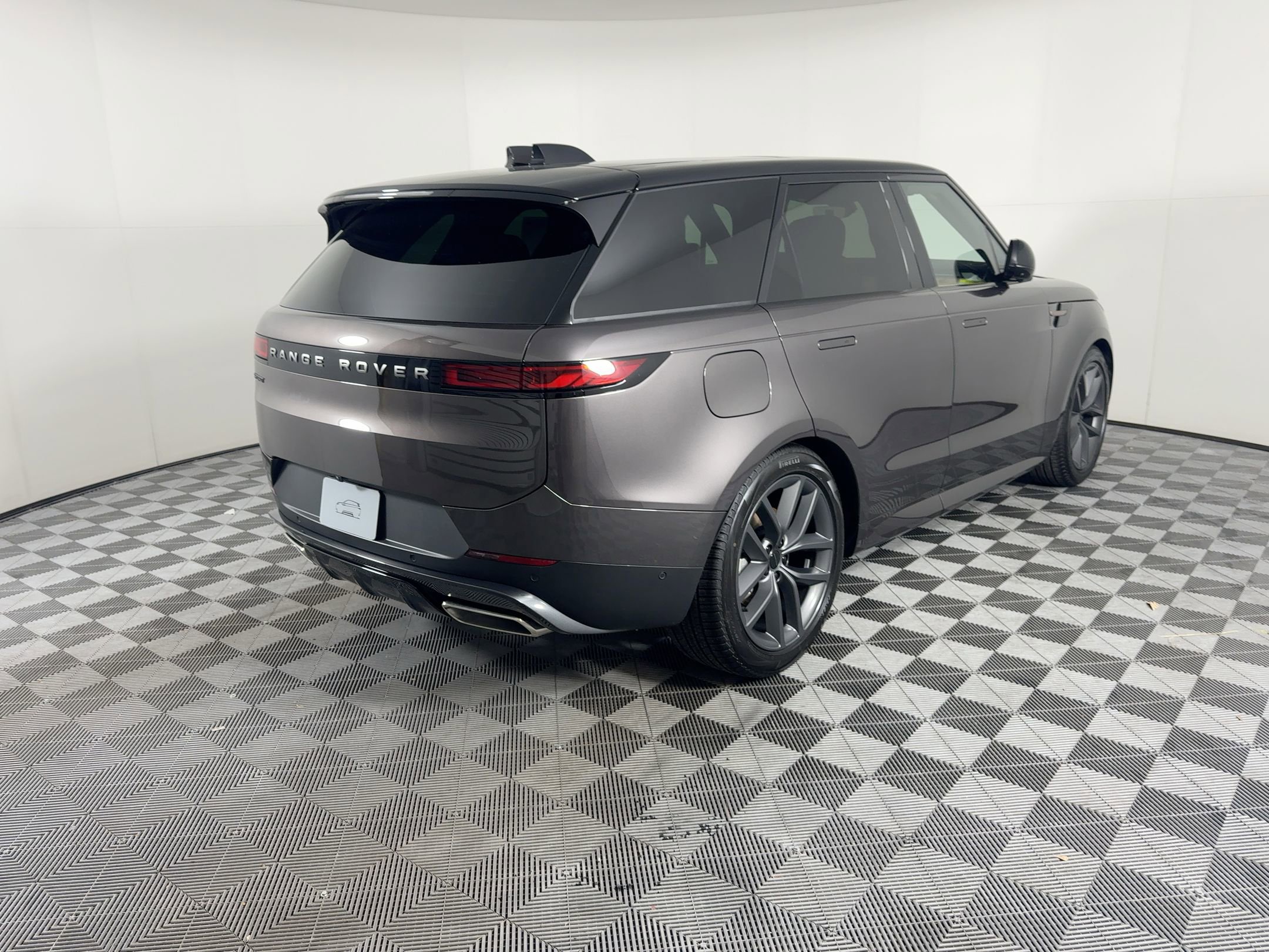 2026 Land Rover Range Rover Sport SE