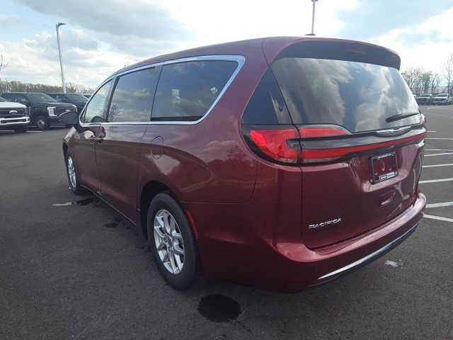 2023 Chrysler Pacifica Touring-L