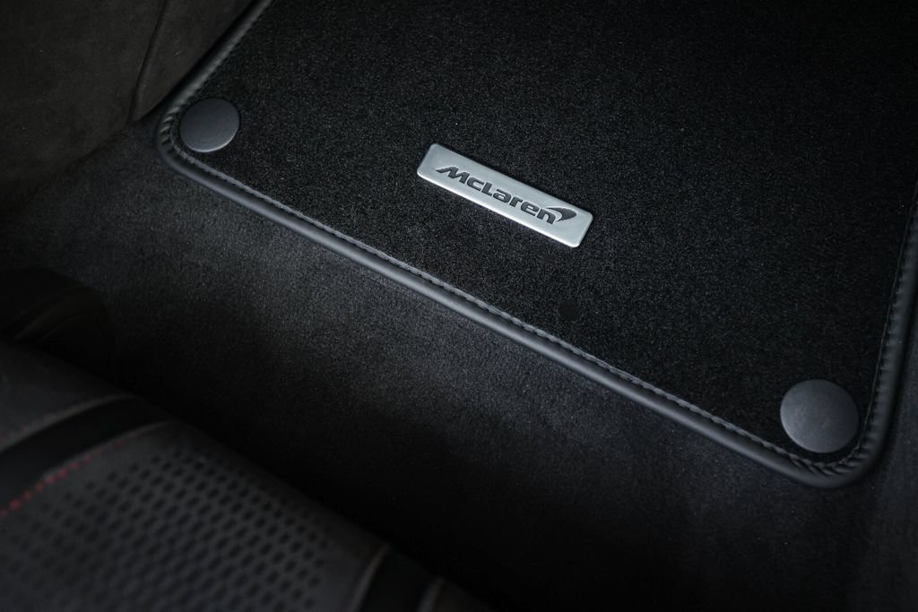 Used 2027 McLaren 750S Spider photo 44