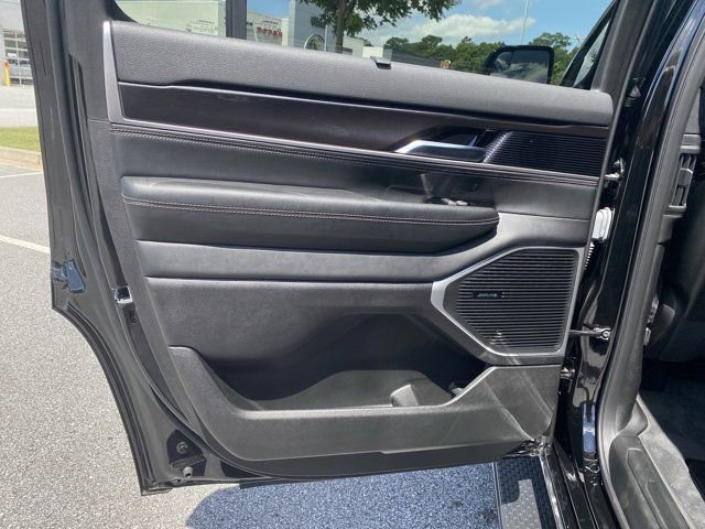 2024 Jeep Wagoneer 2WD