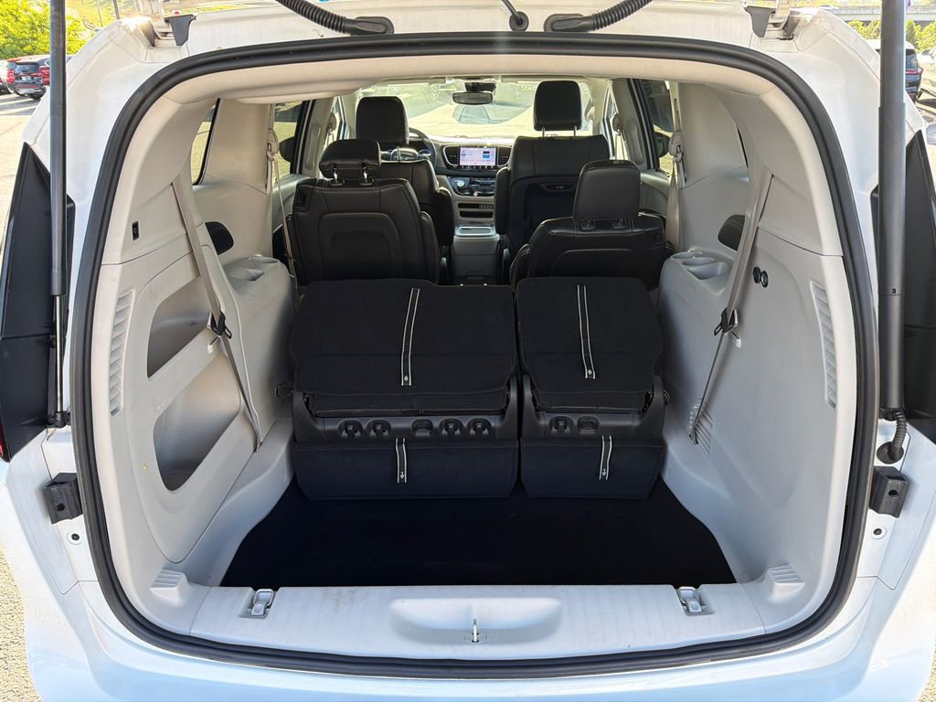 2024 Chrysler Pacifica Touring-L