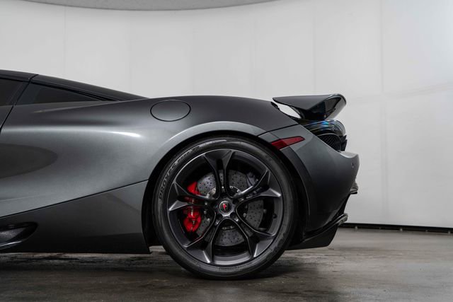 Used 2018 McLaren 720S Performance photo 16