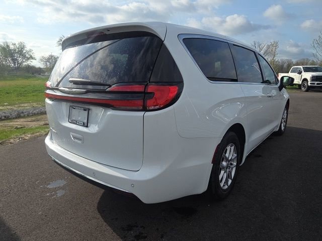 2023 Chrysler Pacifica Touring-L