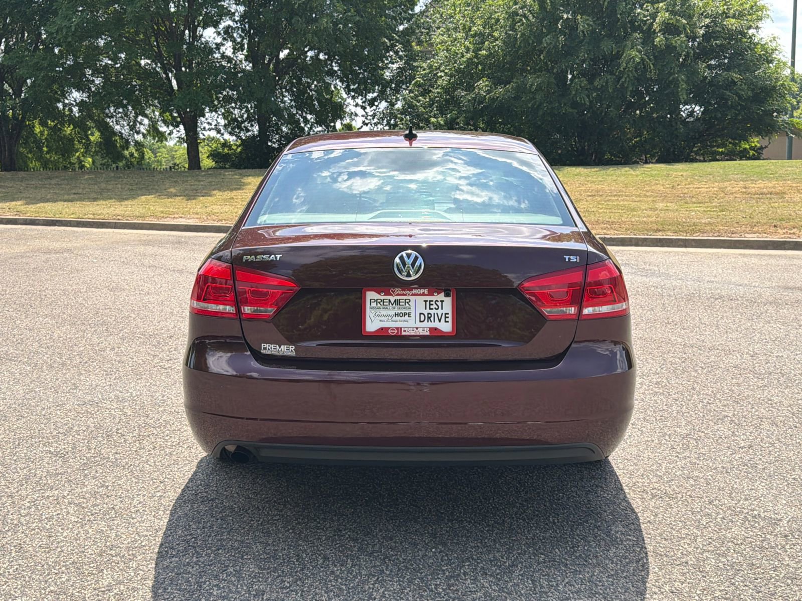 2014 Volkswagen Passat 1.8T Wolfsburg Edition