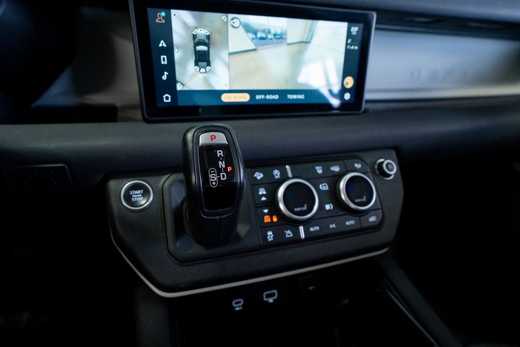 2020 Land Rover Defender 110 SE