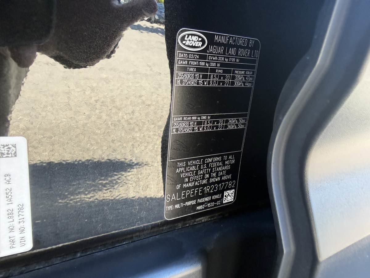 2024 Land Rover Defender 110 SE