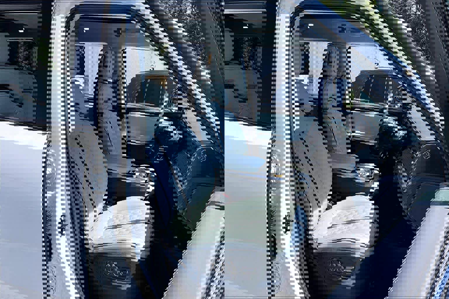 2024 Rivian R1S Adventure