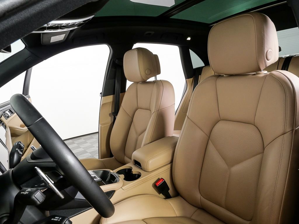 2023 Porsche Macan Turbo