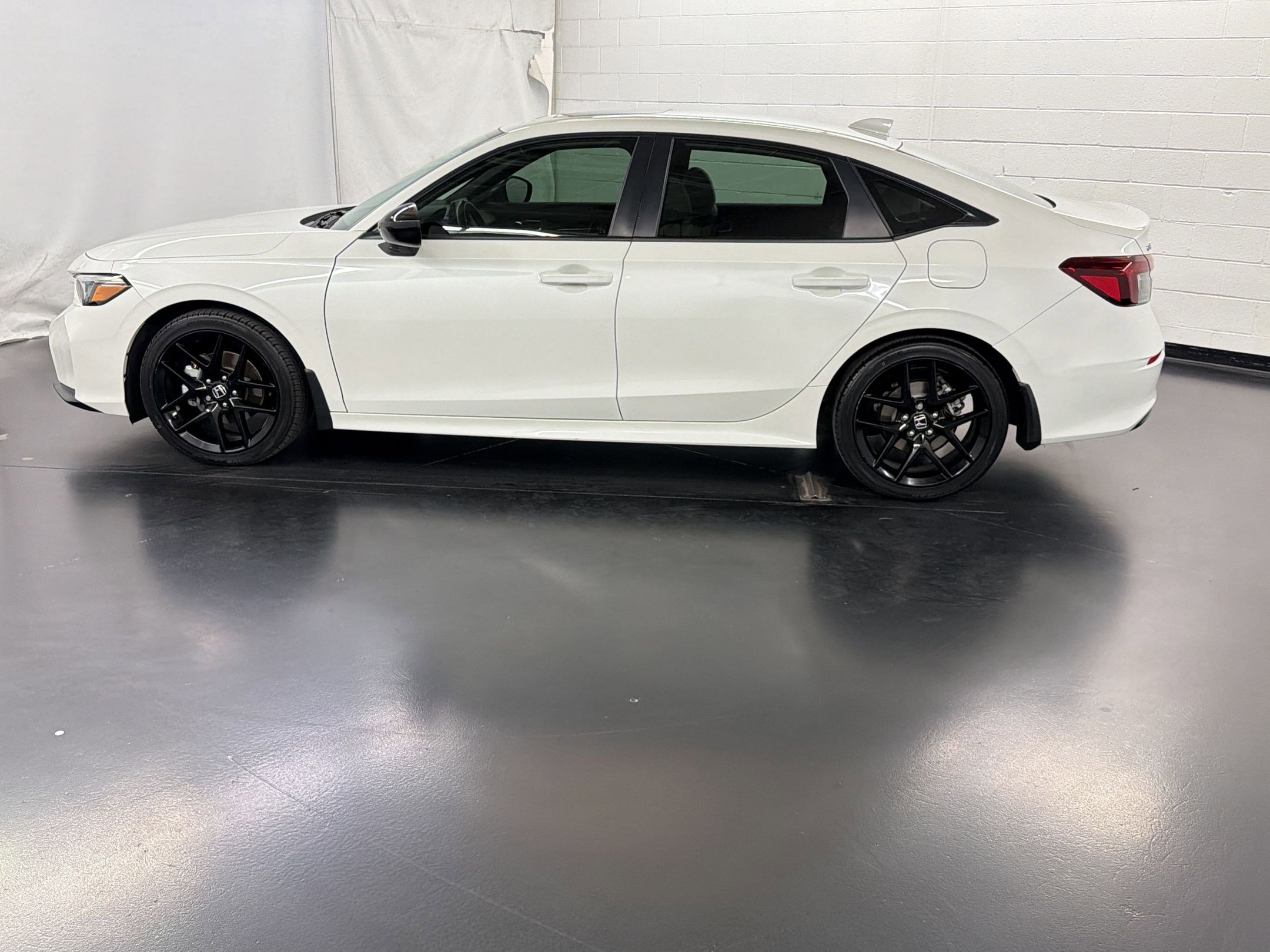 2025 Honda Civic FWD Hybrid Sedan