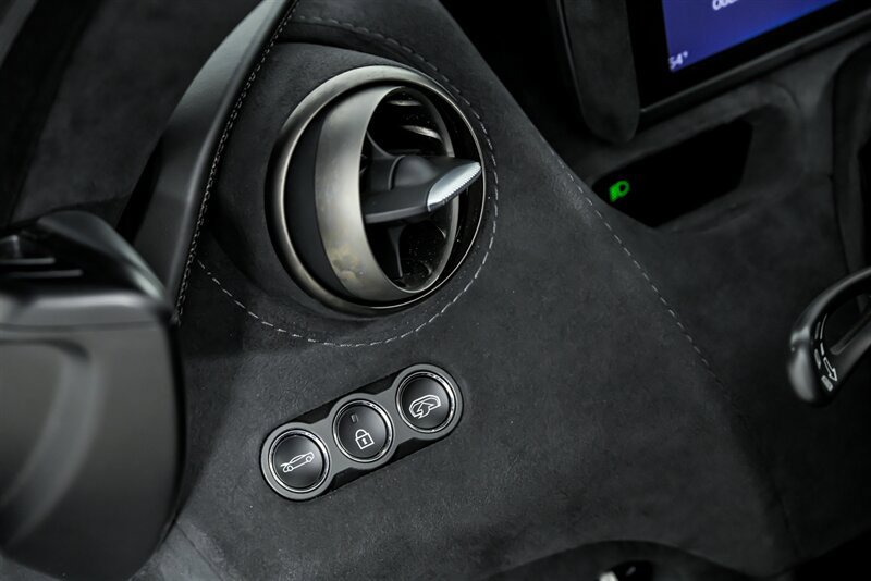Used 2019 McLaren 720S Performance photo 26