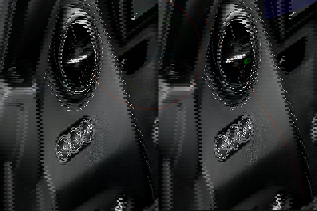 Used 2018 McLaren 720S Performance photo 25