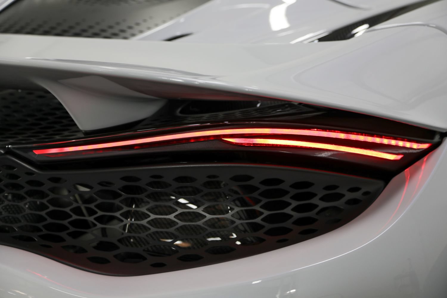 Used 2022 McLaren 765LT photo 27