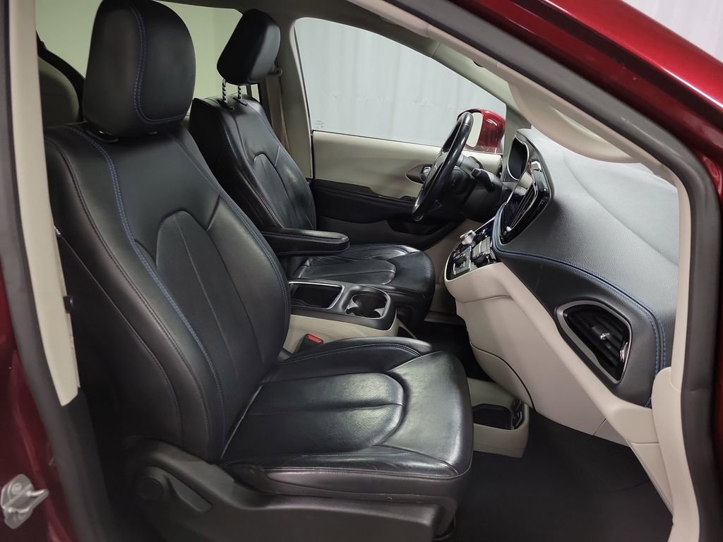 2021 Chrysler Pacifica Touring-L