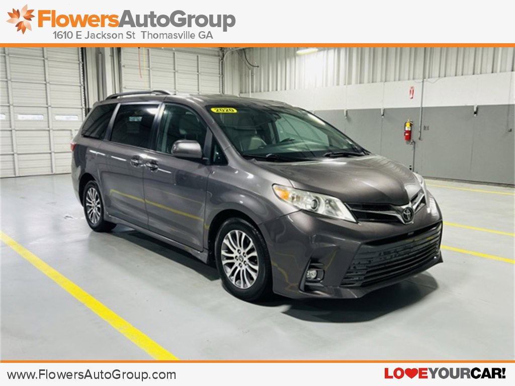 2020 Toyota Sienna XLE