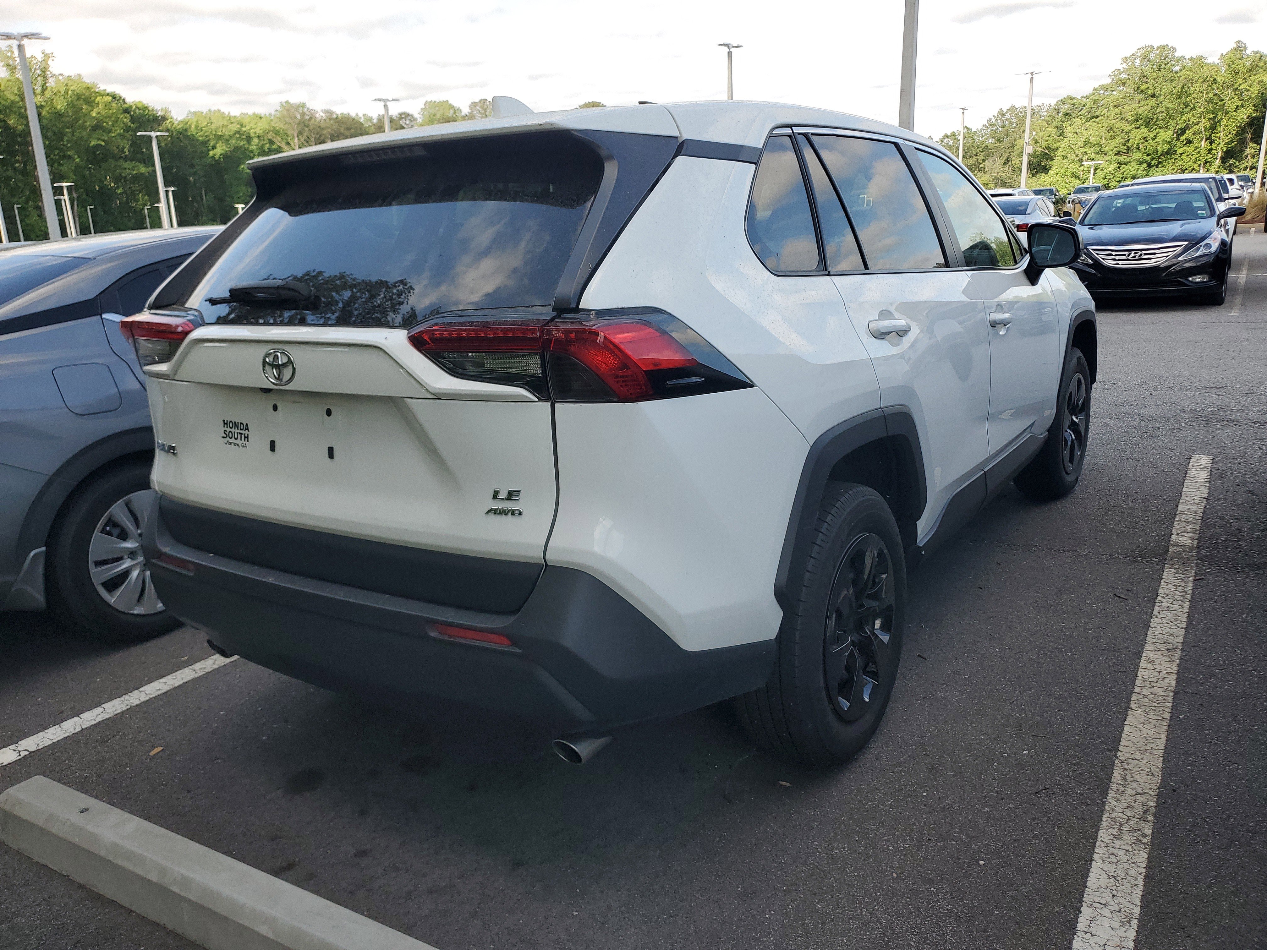 2024 Toyota Rav4 LE