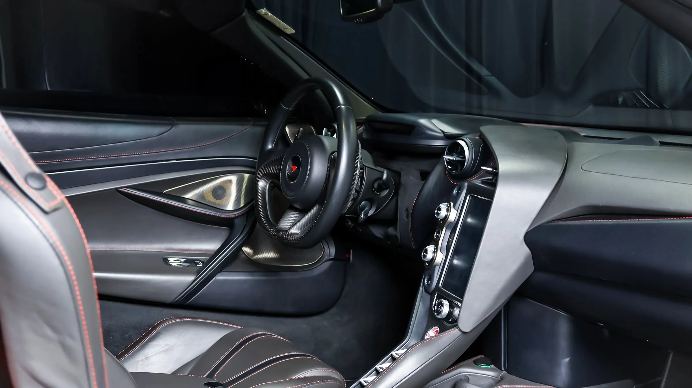 Used 2018 McLaren 720S Luxury photo 19