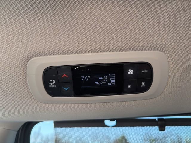 2023 Chrysler Pacifica Touring-L