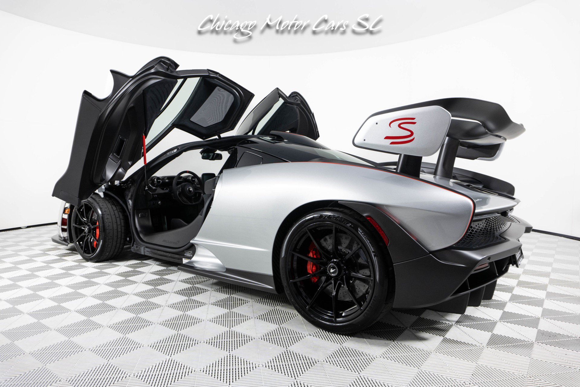 Used 2019 McLaren Senna photo 32