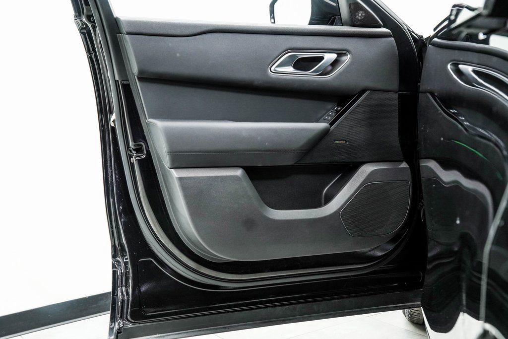 2025 Land Rover Range Rover Velar Dynamic SE