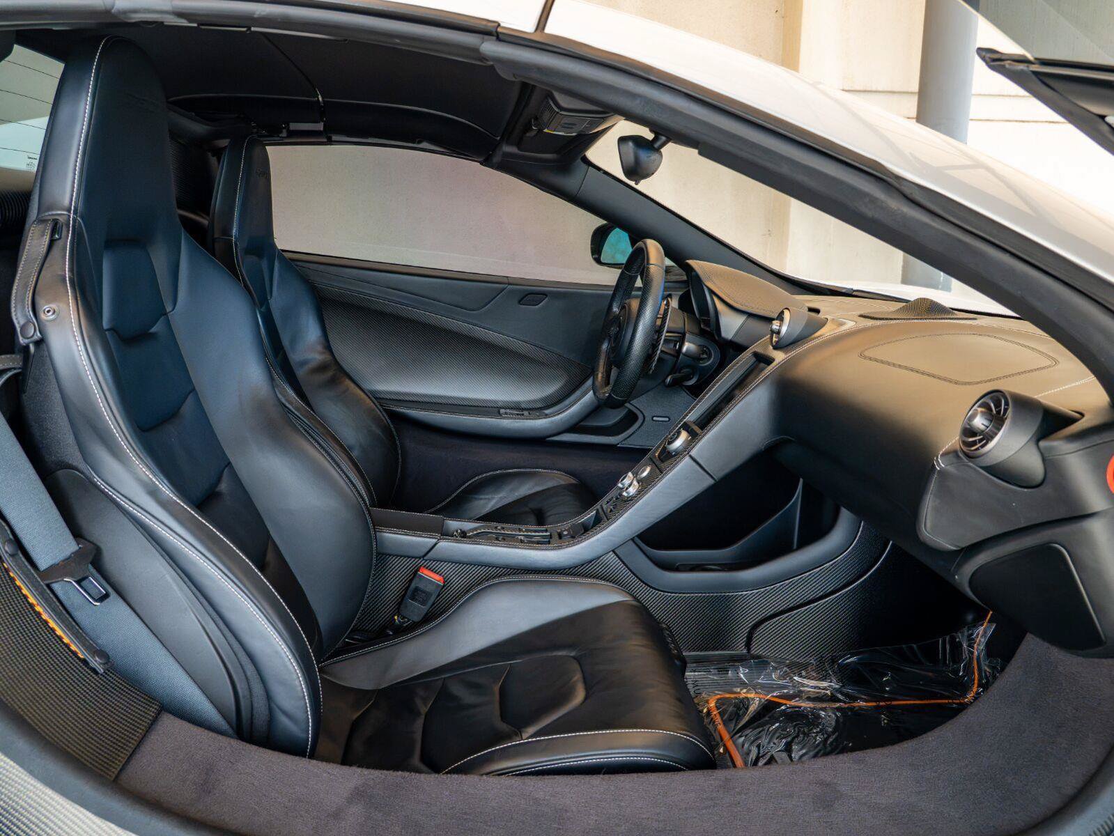 Used 2016 McLaren 675LT Spider photo 22