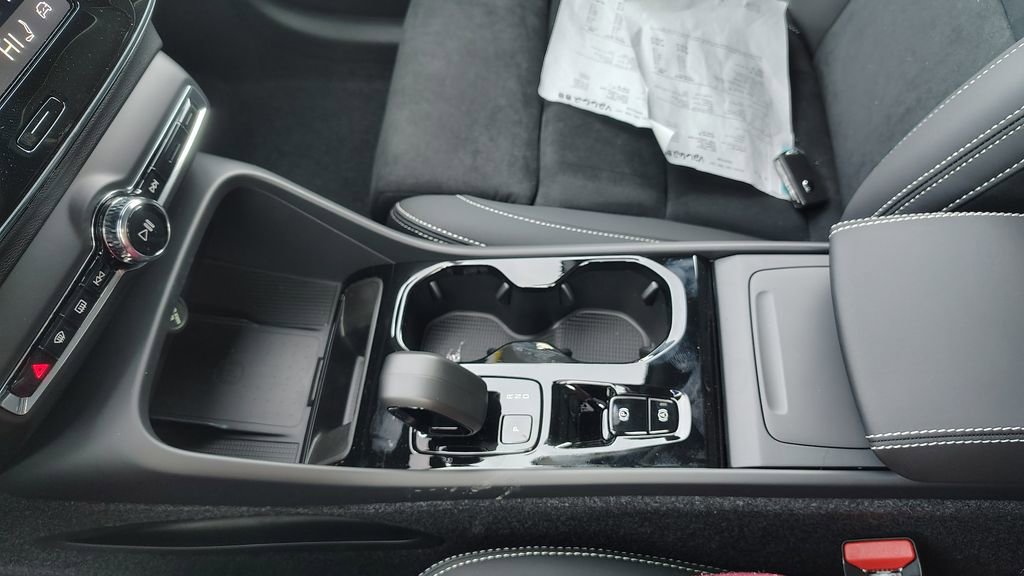 2026 Volvo Xc40 B5 Ultra