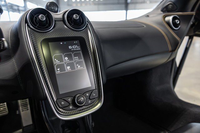 Used 2020 McLaren 600LT Spider photo 45
