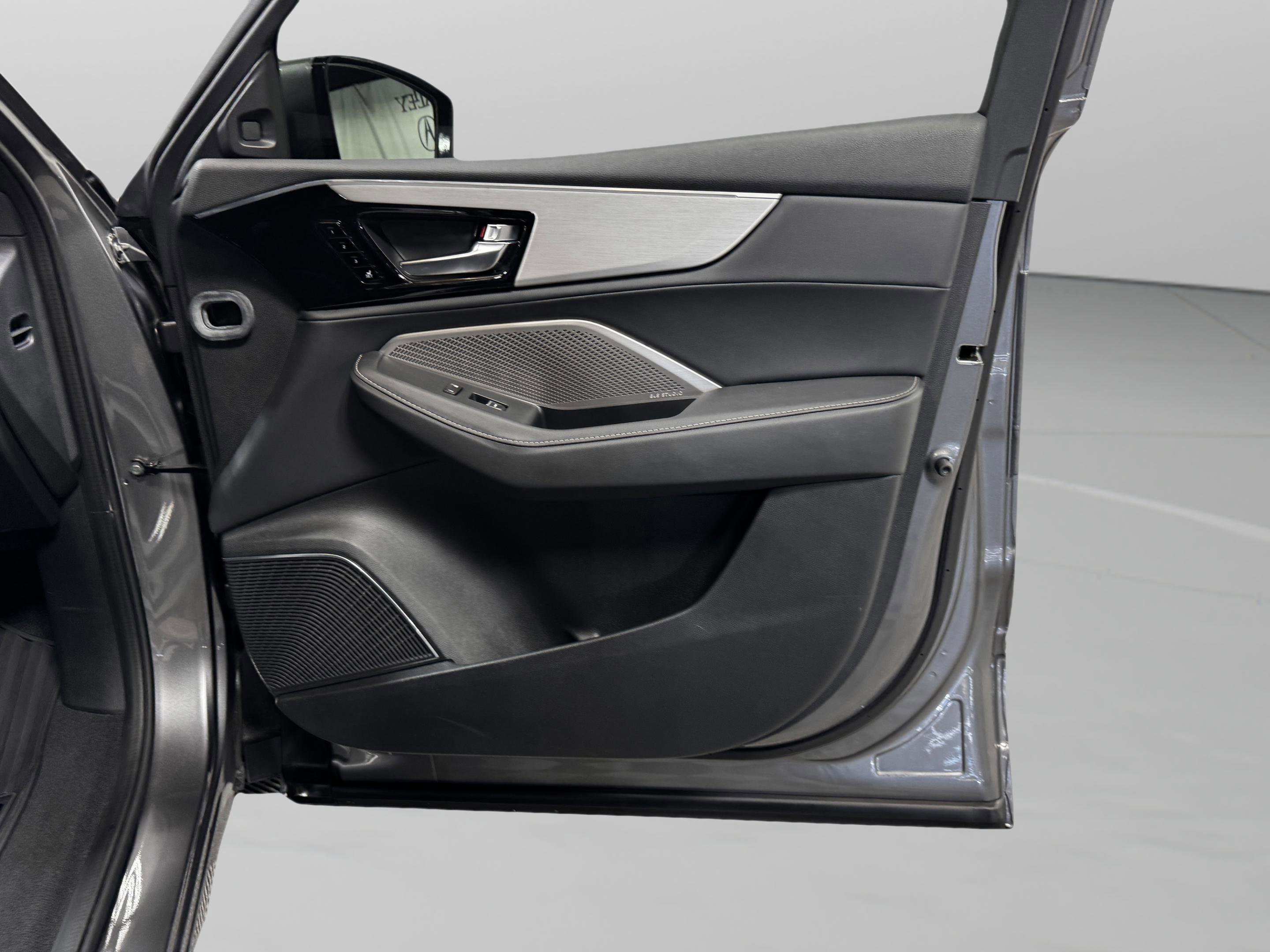 2023 Acura MDX FWD w/ Technology Package