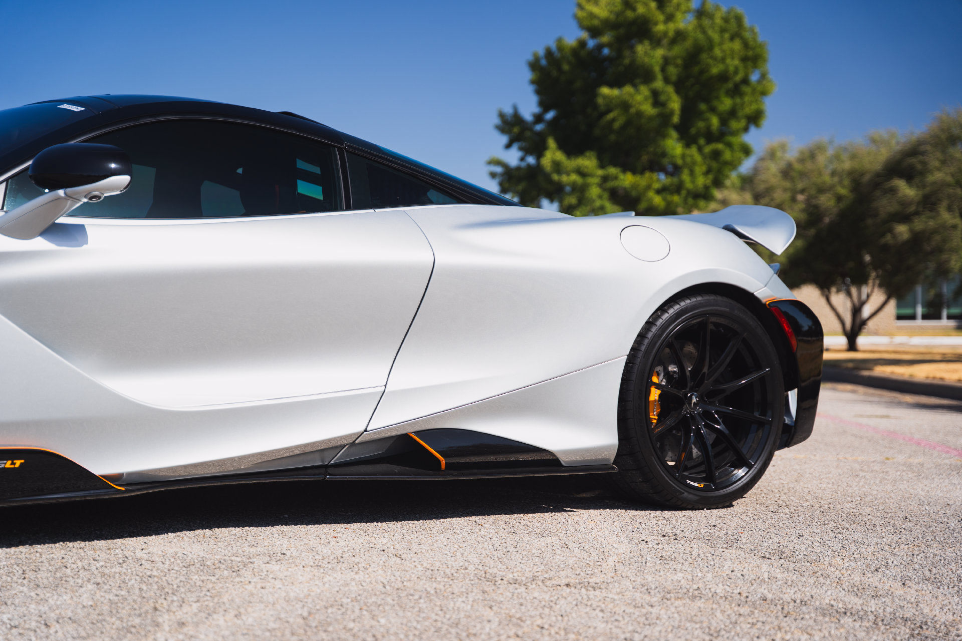 Used 2021 McLaren 765LT photo 14