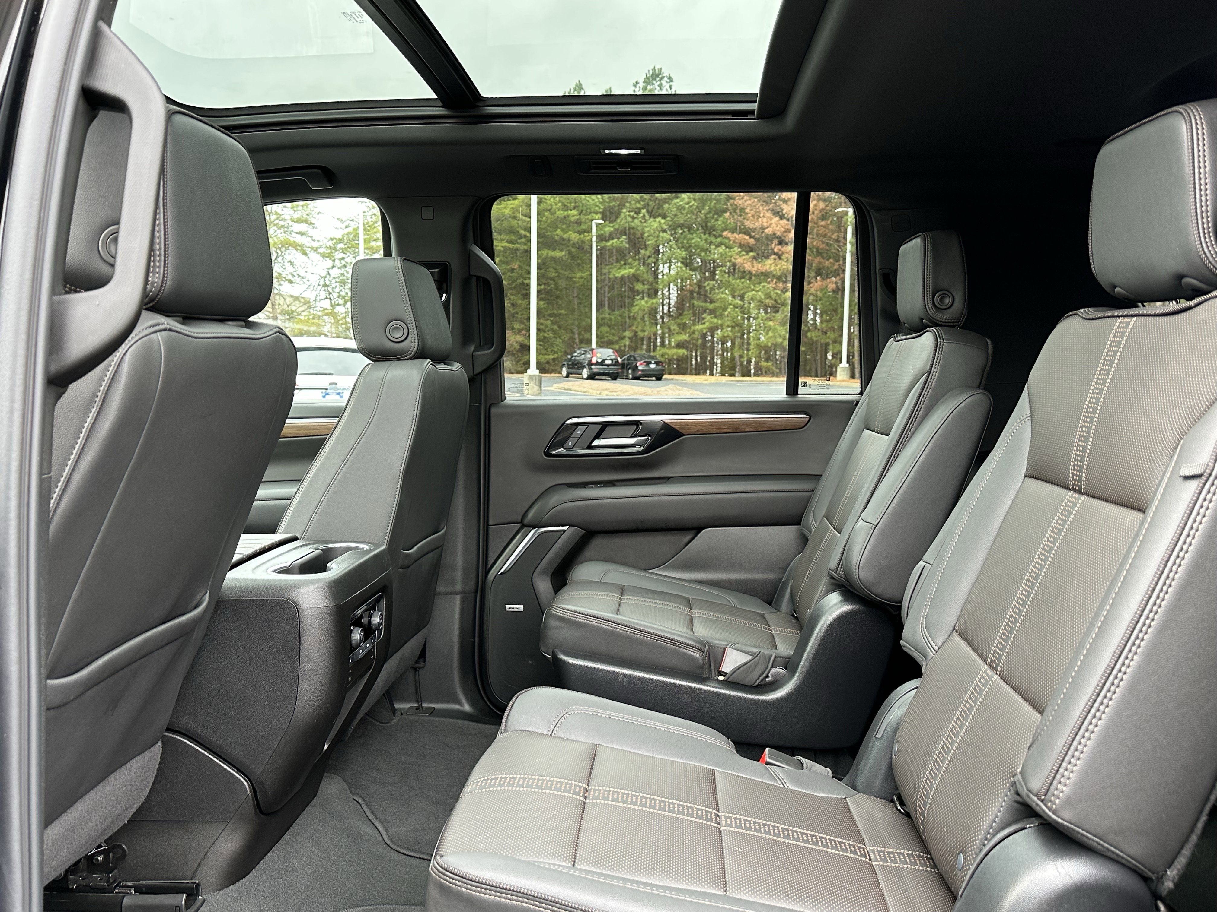 2025 Chevrolet Suburban High Country