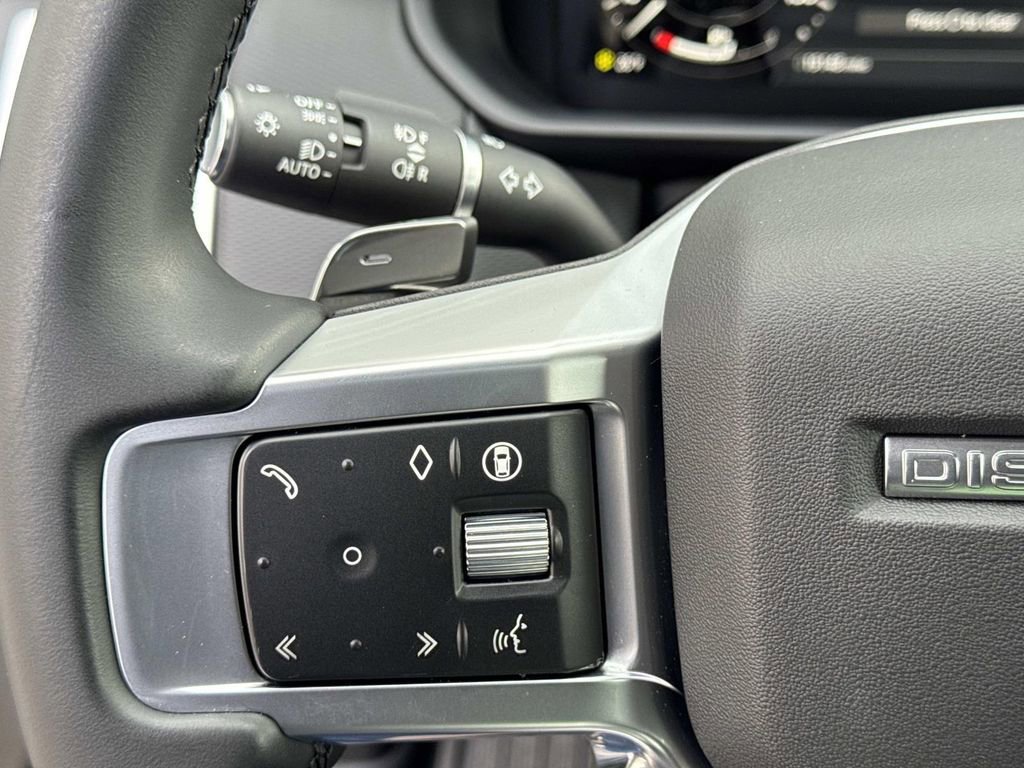 2025 Land Rover Discovery Dynamic SE