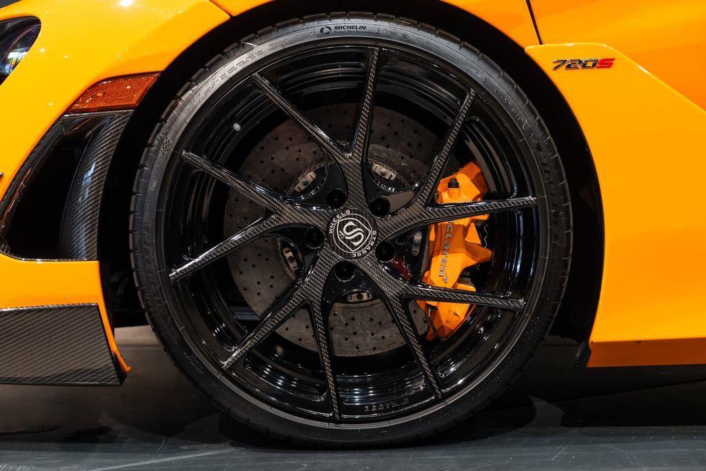 Used 2018 McLaren 720S photo 13