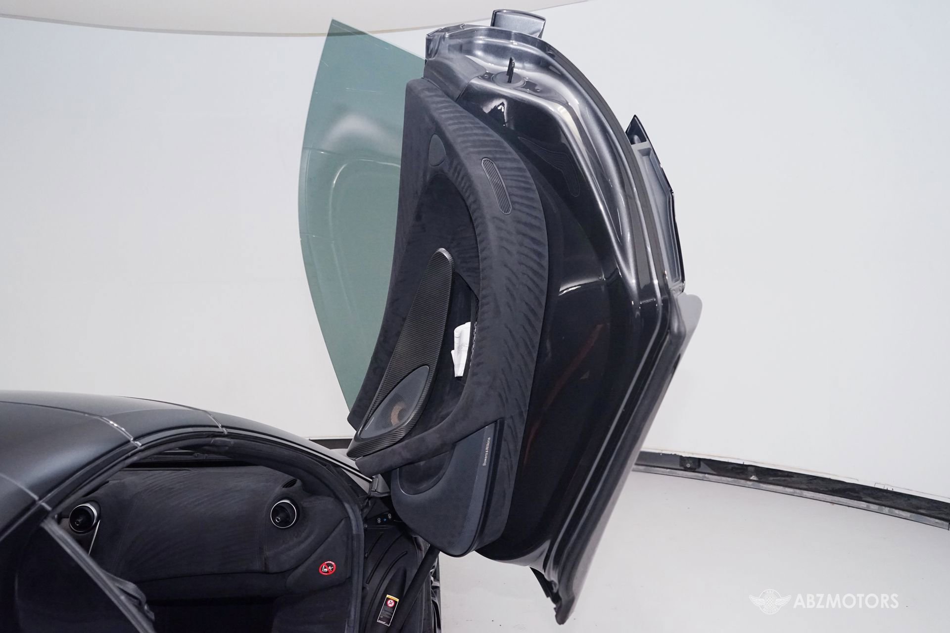 Used 2020 McLaren 600LT Spider photo 16