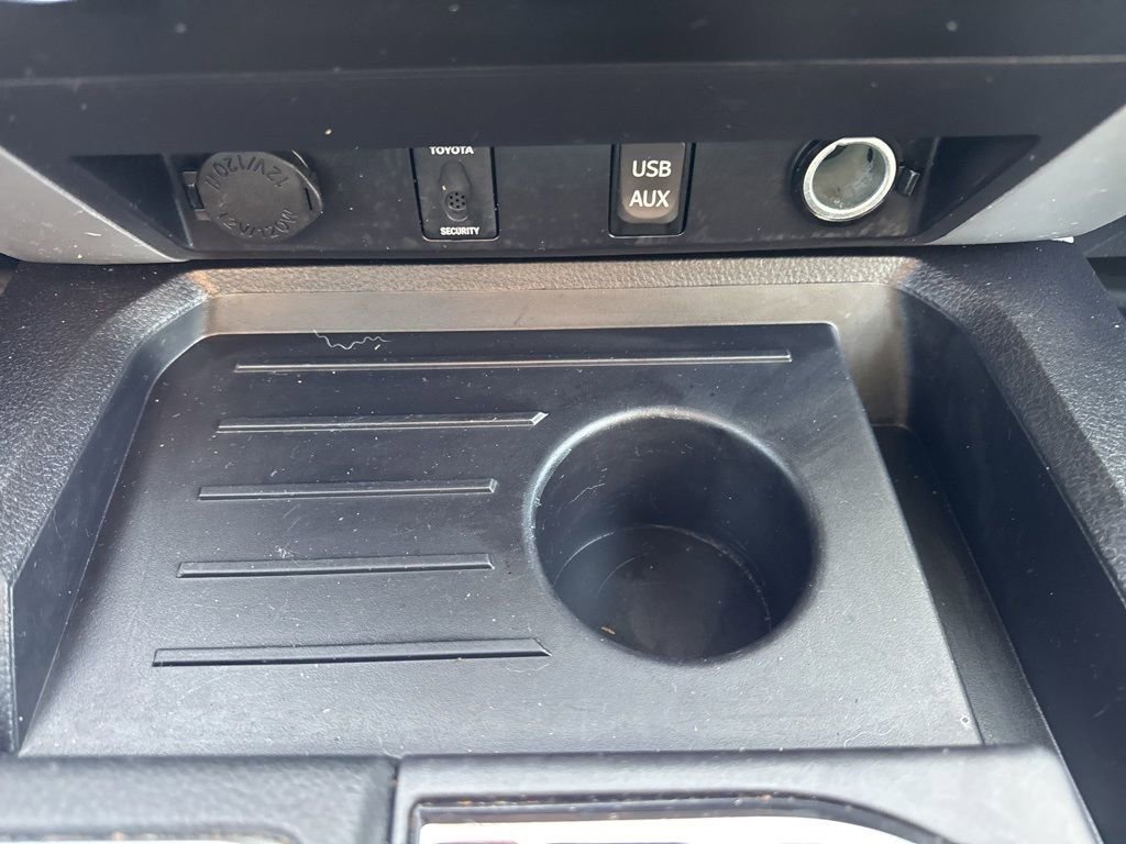 2014 Toyota Tundra SR5