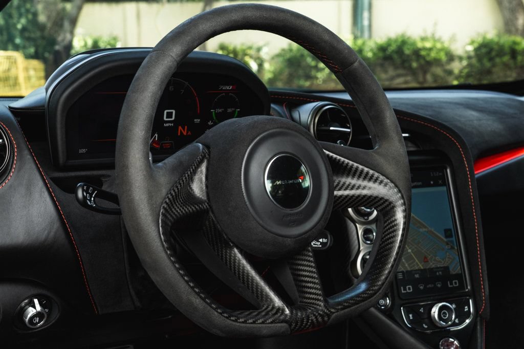 Used 2018 McLaren 720S Performance photo 17