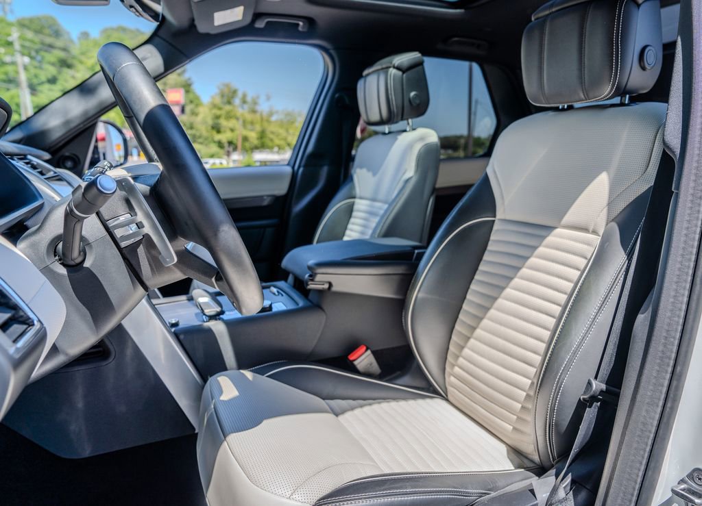 2023 Land Rover Discovery Metropolitan Edition