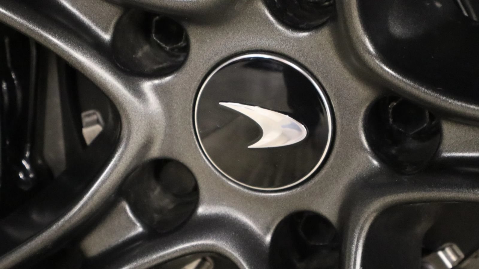 Used 2019 McLaren 720S photo 23