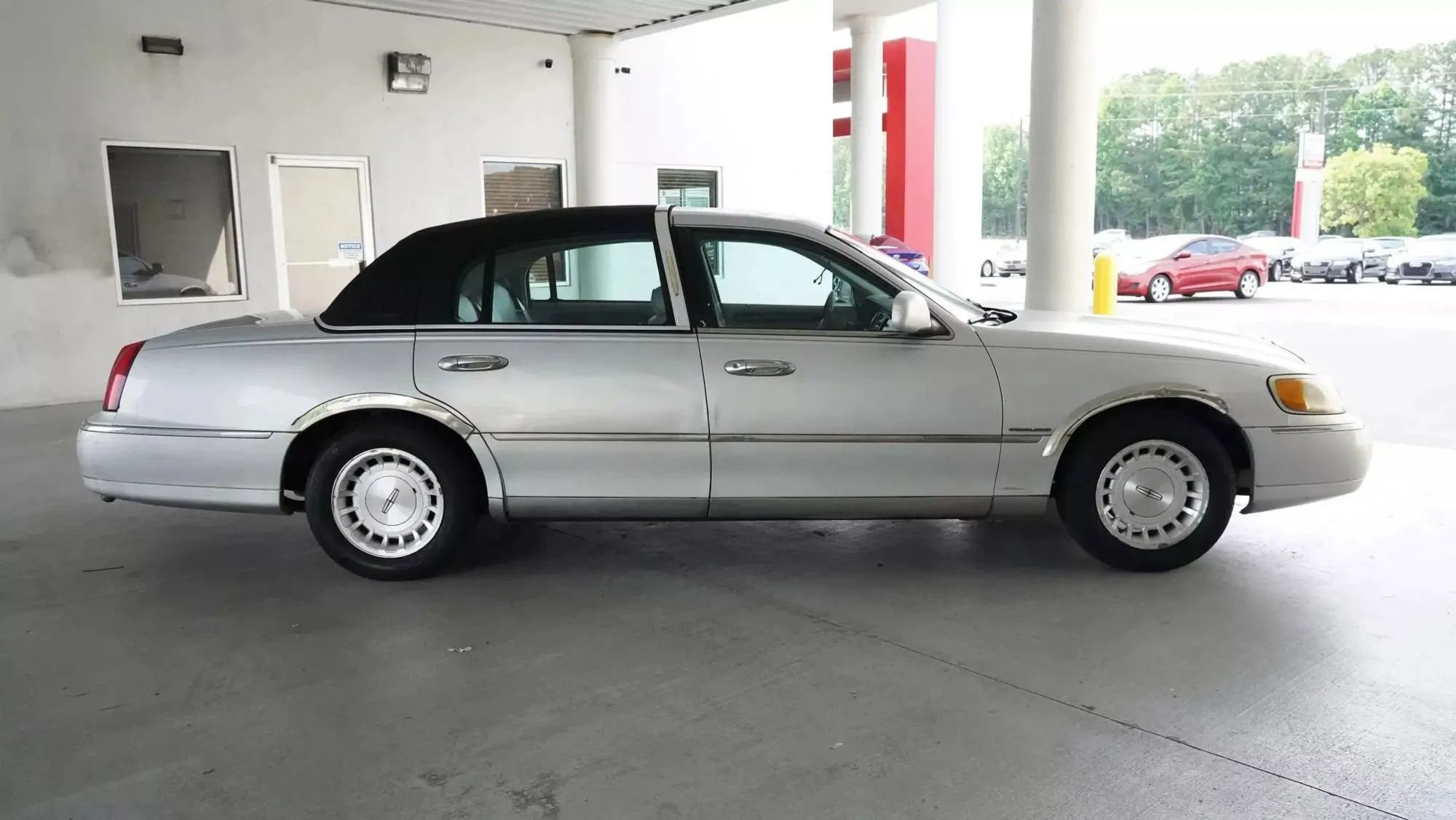 1998 Lincoln Town Car Executive