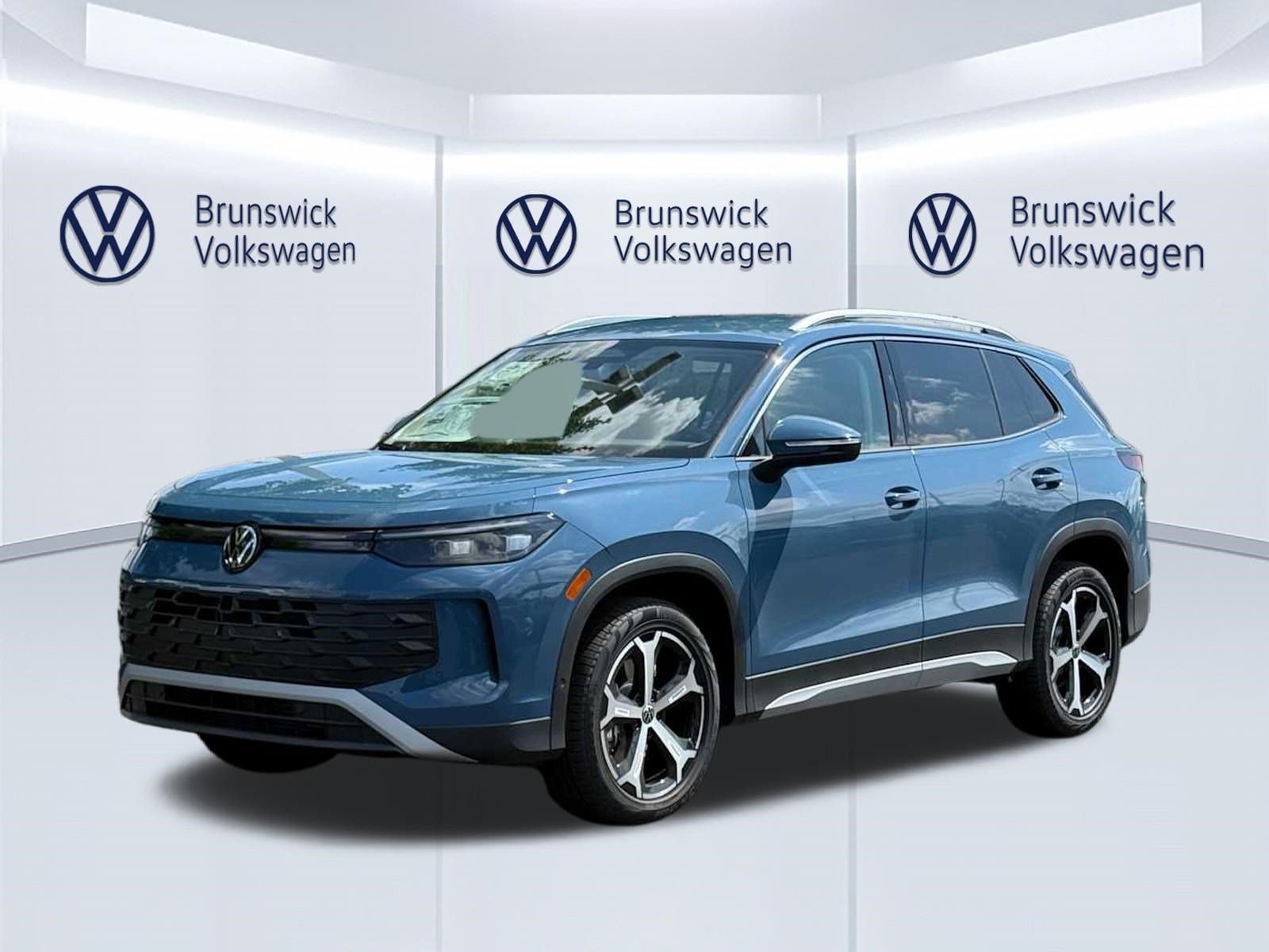 New 2026 Volkswagen Tiguan SE