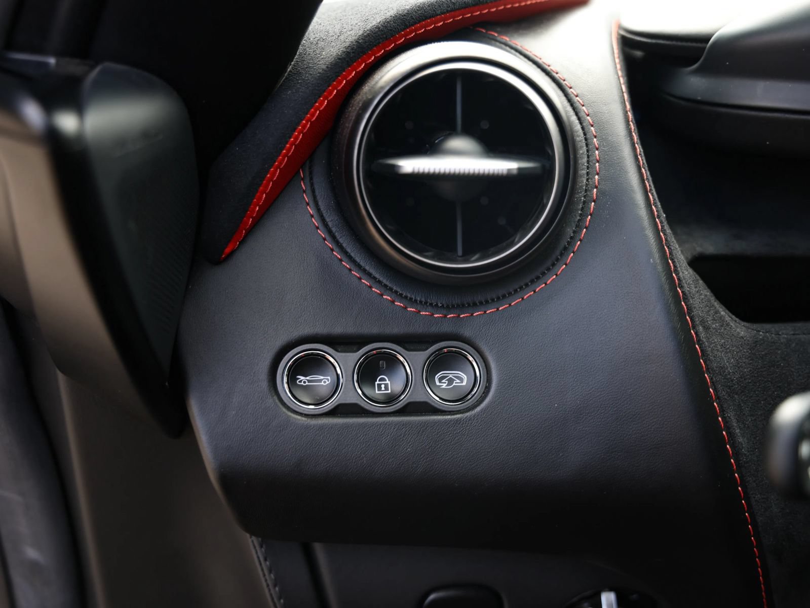 Used 2020 McLaren 720S Spider photo 37