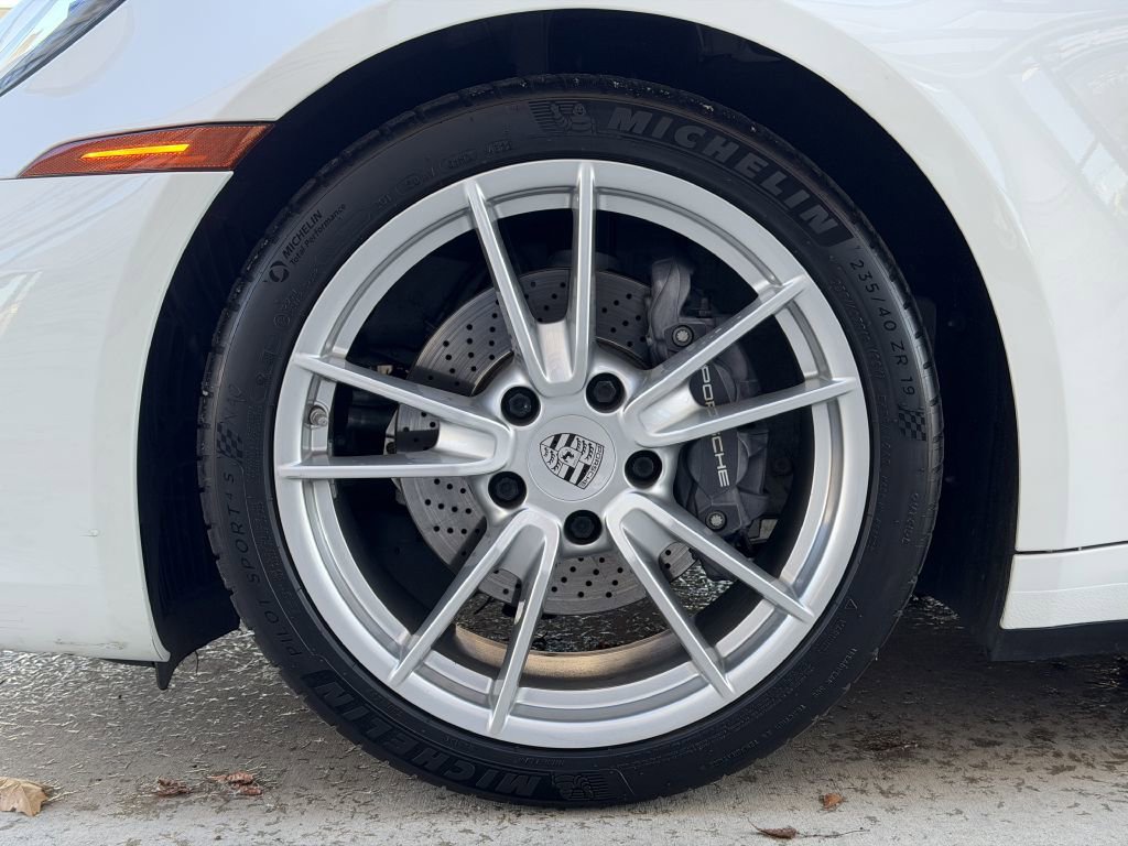 2021 Porsche 911 Carrera