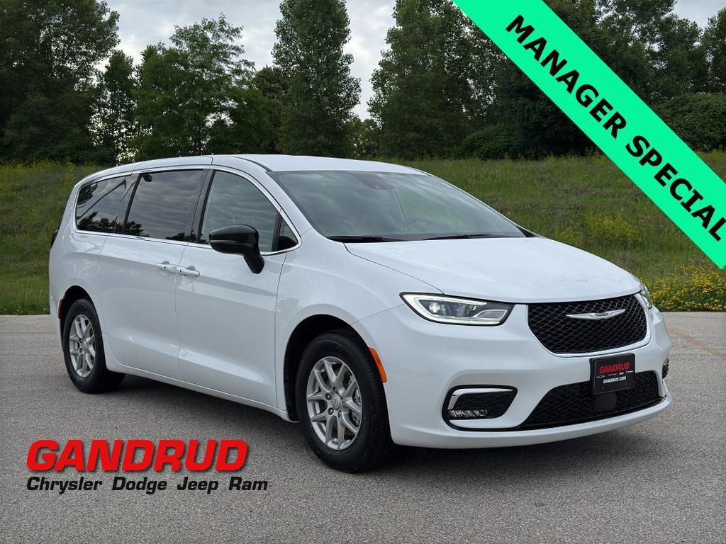 New 2026 Chrysler Pacifica Select
